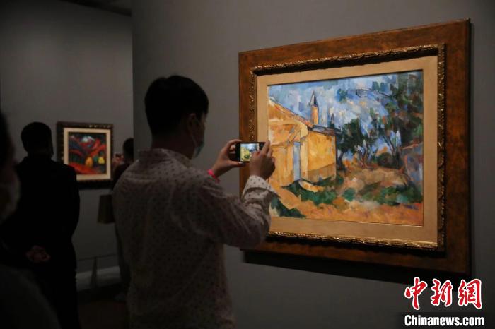 “現(xiàn)代藝術(shù)100年——意大利國家現(xiàn)當(dāng)代美術(shù)館珍藏”藝術(shù)大展。　張亨偉 攝