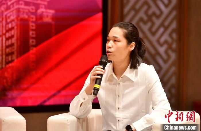 圖為林莉在福建師范大學分享會上發(fā)言。　呂明 攝