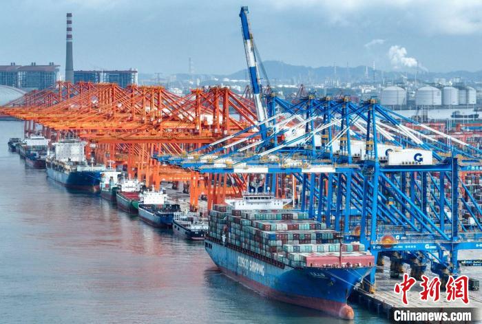 圖為北部灣港欽州自動化集裝箱碼頭。　敖帥昌 攝