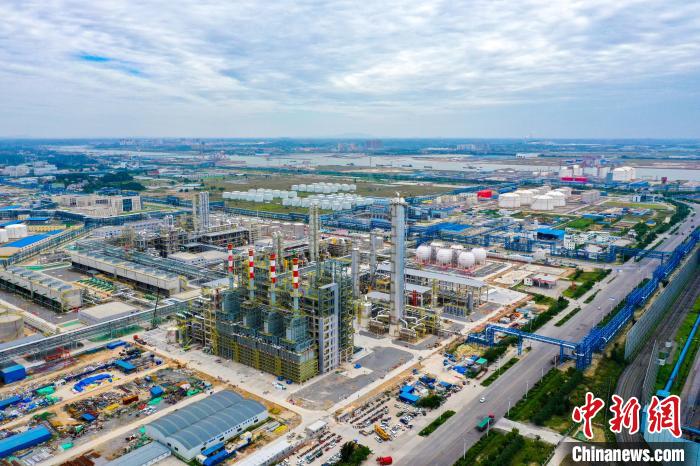 圖為廣西欽州華誼新材料基地?！∽T乃豪 攝