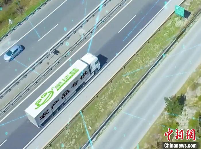 線上一鍵下單，實(shí)體門店本地配送，實(shí)現(xiàn)“即買即送”，“即時(shí)零售”將訂單在電商平臺、實(shí)體門店連接在一起?！∶捞睾眉瘓F(tuán)供圖