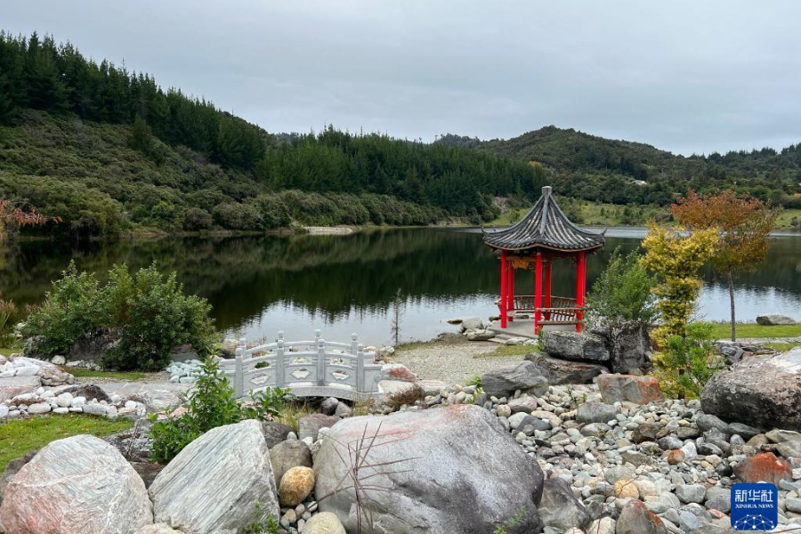 這是4月29日拍攝的新西蘭羅斯華人淘金紀(jì)念公園一角。新華社發(fā)（沃爾特 攝）