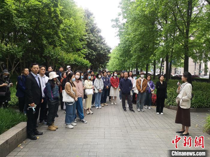 活動現(xiàn)場?！》队畋?攝