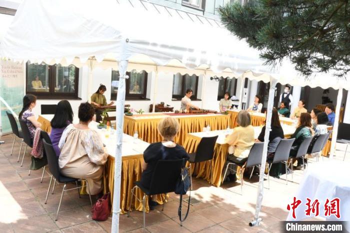 圖為活動現(xiàn)場?！“亓种袊幕行墓﹫D。