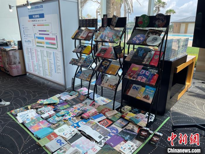 圖為第16屆濟(jì)州海比奇藝術(shù)節(jié)?！∈谞栔袊?guó)文化中心供圖