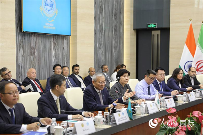 上合組織秘書長張明發(fā)表講話。人民網(wǎng) 俄布拉依攝