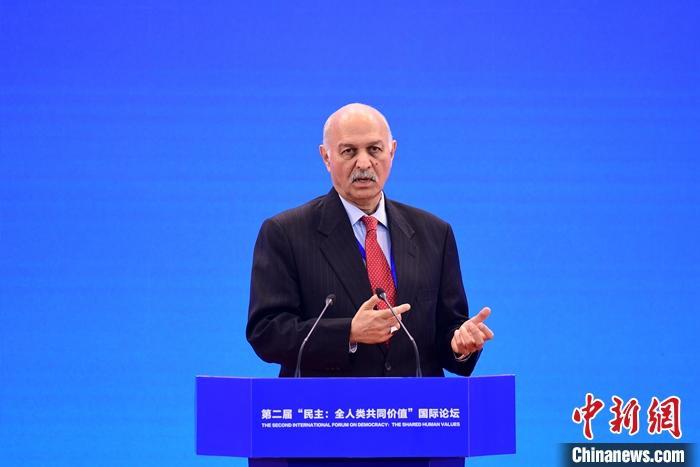 3月23日，第二屆“民主：全人類共同價值”國際論壇開幕式在北京舉行。圖為巴基斯坦參議院國防委員會主席穆沙希德·侯賽因在開幕式上作主題發(fā)言。 <a target='_blank' href='/'><p  align=