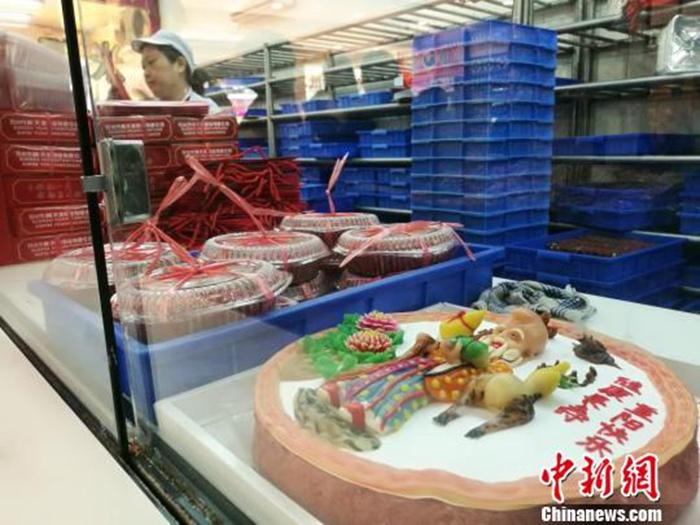 資料圖：等待銷售的重陽糕?！＄娚?攝