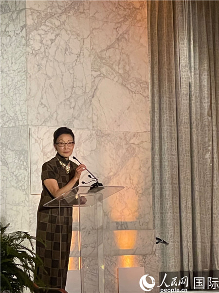 方李邦琴在頒獎臺上。人民網(wǎng)記者 鄧圩攝