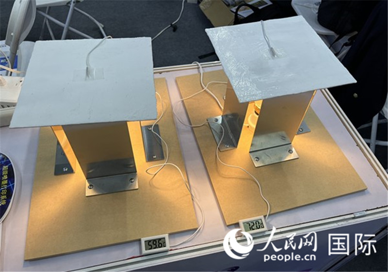 氣凝膠隔熱材料應(yīng)用效果展示。（人民網(wǎng)記者 陳思攝）