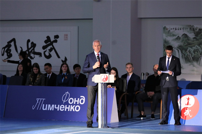 俄羅斯體育部長(zhǎng)馬特欽致辭。駐俄羅斯大使館供圖