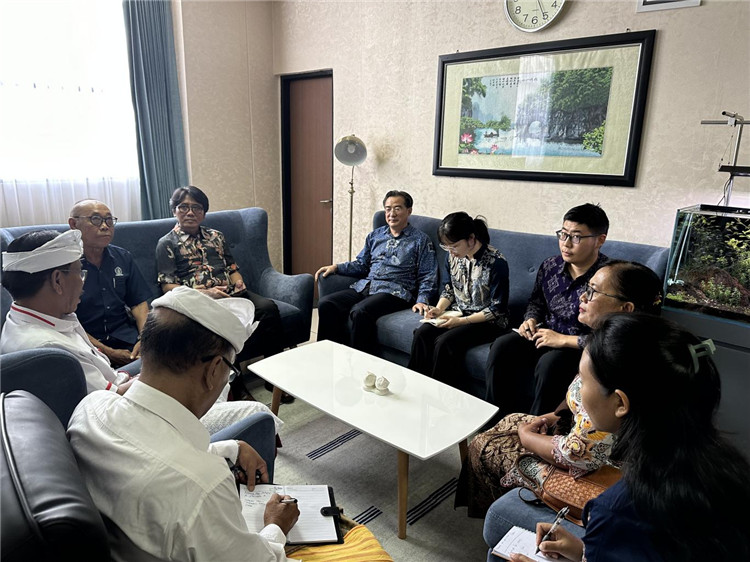 會談現(xiàn)場。巴陵康孔子學(xué)院供圖