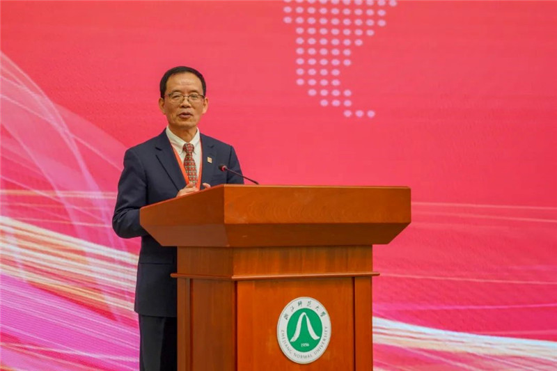 國務(wù)院學位委員會區(qū)域國別學學科評議組秘書長、浙江師范大學非洲研究院（非洲區(qū)域國別學院）院長劉鴻武致辭。主辦方供圖