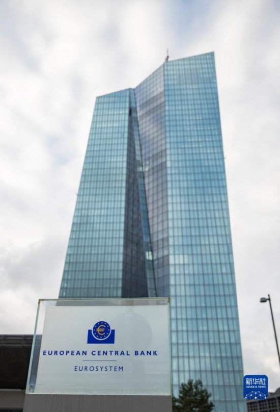 這是12月14日在德國(guó)法蘭克福拍攝的歐洲央行大樓。新華社記者 張帆 攝