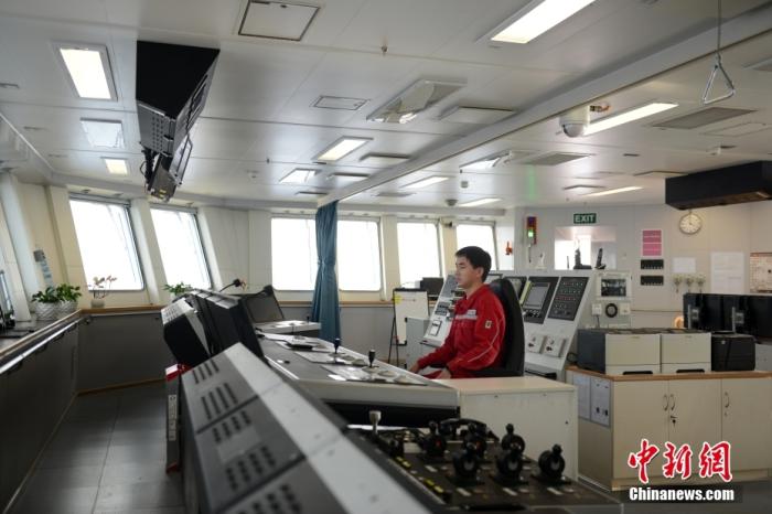 海上鉆井平臺(tái)中控室。<a target='_blank' href='/' _fcksavedurl='/' ><p  align=