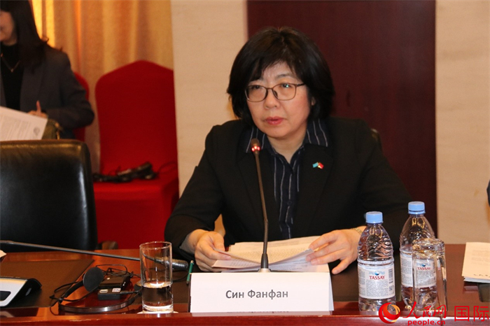 中國駐哈薩克斯坦大使館公使銜參贊邢芳芳致辭。人民網記者 李強攝