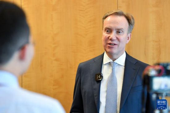 1月9日，在瑞士日內(nèi)瓦，世界經(jīng)濟(jì)論壇總裁博爾格·布倫德接受新華社記者專訪。新華社記者 連漪 攝