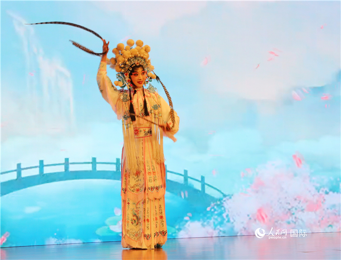 四川省成都市川劇研究院帶來了精彩的川劇演出。人民網(wǎng)記者 李志偉攝