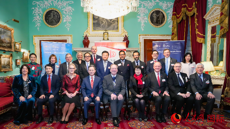 圖為2024 年倫敦金融城中國新年慈善酒會現(xiàn)場。人民網(wǎng) 郭錦標(biāo)攝