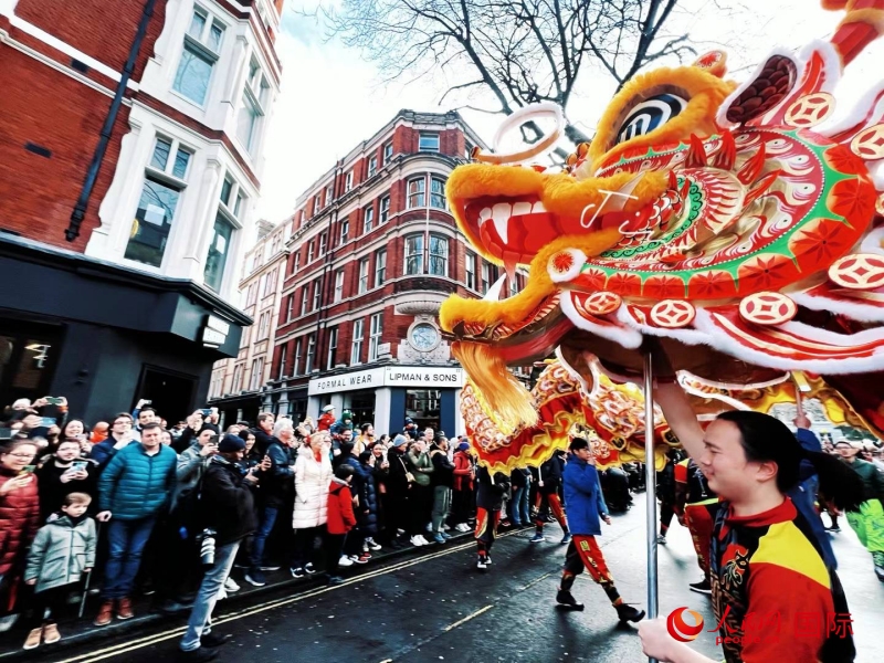 倫敦新春慶典現(xiàn)場。人民網(wǎng) 郭錦標、楊浩鵬攝