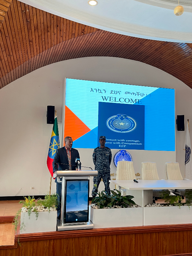 圖為埃塞警察大學校長梅斯芬·阿貝貝致辭。亞的斯亞貝巴大學孔子學院供圖