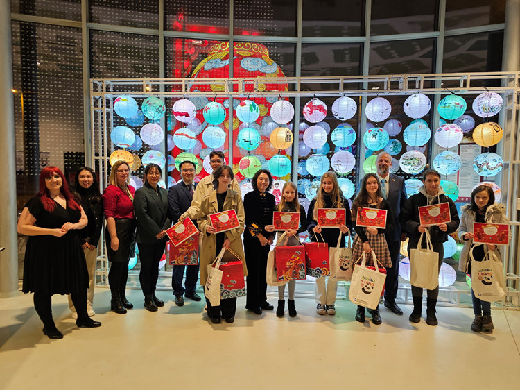 獲獎學(xué)生合影。翟朝暉攝