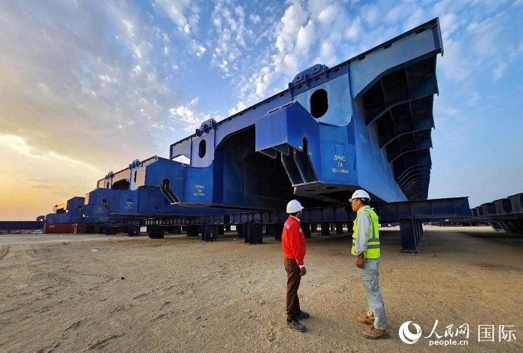 全球最大升船機(jī)平臺。人民網(wǎng)記者管克江攝