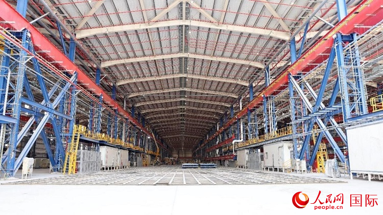 已移交業(yè)主的C201船體車間。人民網(wǎng)記者管克江攝