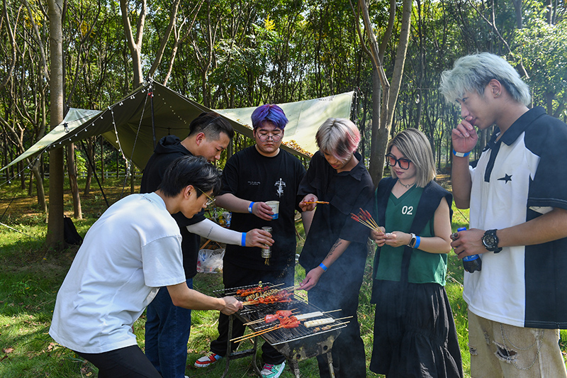 從馬達(dá)加斯加到肥東，楊晉打理的雨悅山房深受年輕人的喜愛。吳芳攝