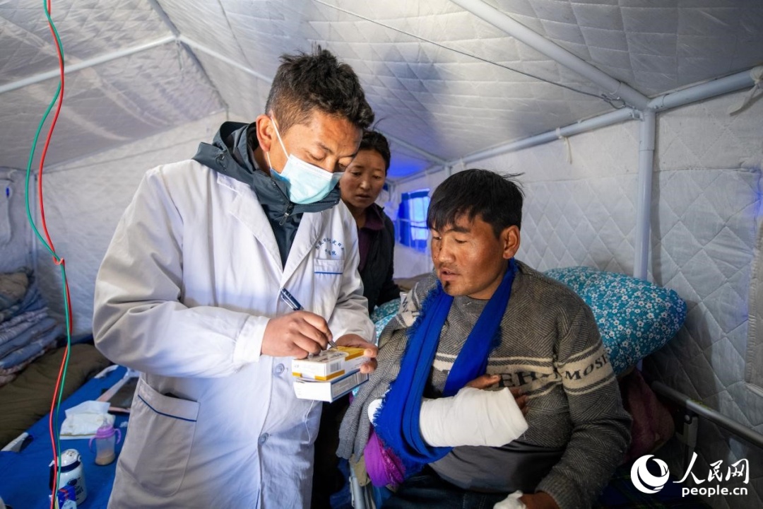 震中日記｜“謝謝，曼巴啦！”