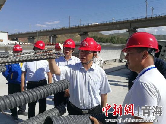 圖為生態(tài)環(huán)保專項(xiàng)督查現(xiàn)場(chǎng)。 孫舒亞攝