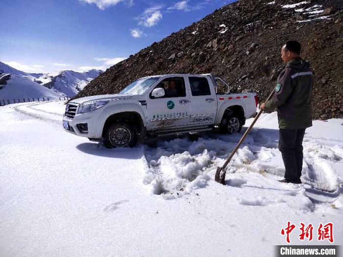 圖為管護(hù)員的工作日常。受訪者供圖