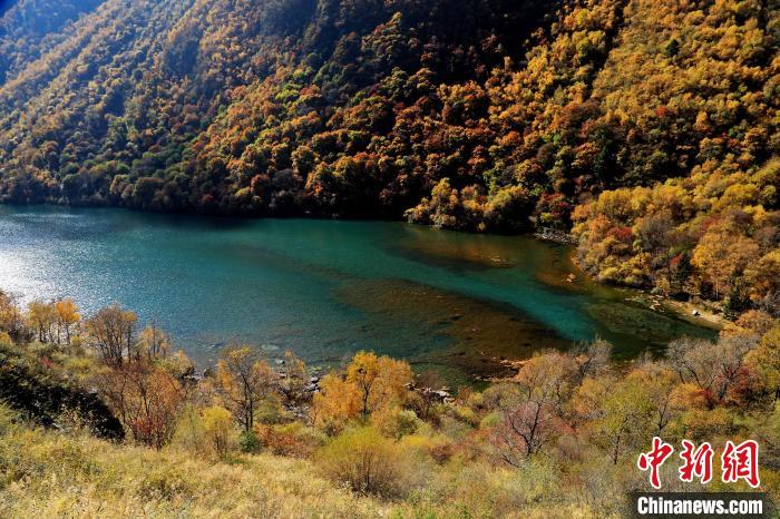 松坪溝風光。　何清海 攝