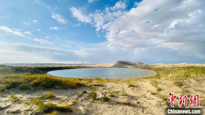 圖為青海湖沙島風(fēng)光。　李江寧 攝