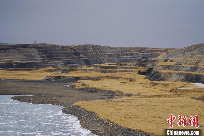 圖為青海省海西蒙古族藏族自治州天峻縣木里礦區(qū)。　馬銘言 攝