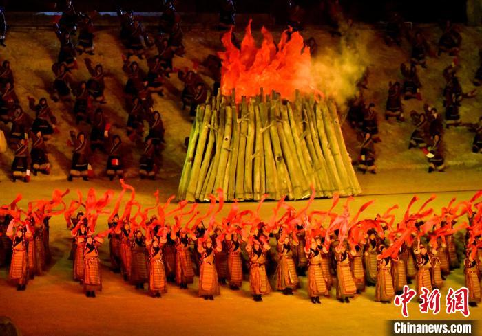 3月17日，西藏拉薩，《文成公主》大型史詩(shī)劇演出現(xiàn)場(chǎng)?！±盍?攝