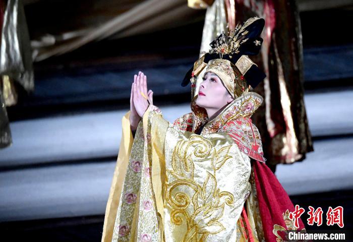 3月17日，西藏拉薩，《文成公主》大型史詩(shī)劇演出現(xiàn)場(chǎng)?！±盍?攝