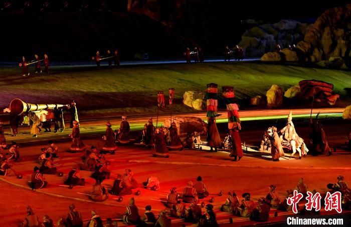 3月17日，西藏拉薩，《文成公主》大型史詩(shī)劇演出現(xiàn)場(chǎng)。　李林 攝