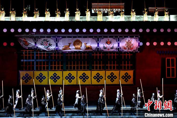 3月17日，西藏拉薩，《文成公主》大型史詩(shī)劇演出現(xiàn)場(chǎng)。　李林 攝