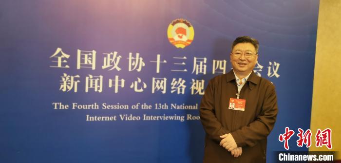 圖為全國(guó)政協(xié)委員、青海省統(tǒng)戰(zhàn)部部長(zhǎng)公保扎西。受訪者供圖