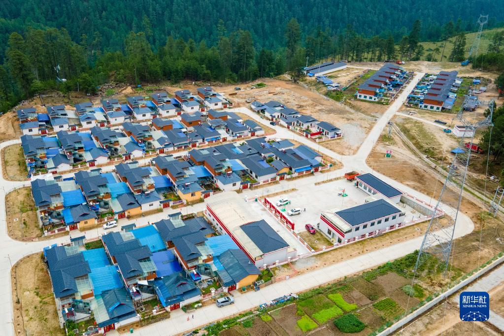 西藏林芝：易地搬遷，迎來幸福新生活