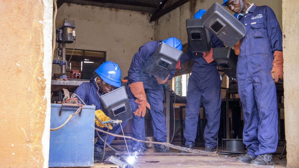 納迦與其他青年在接受技能培訓(xùn)。田雨攝