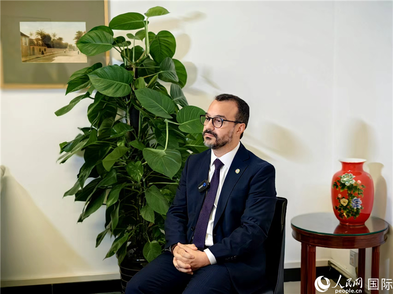 巴西文化部副部長(zhǎng)卡西修斯·羅薩接受人民網(wǎng)專訪。人民網(wǎng)記者 符園園攝