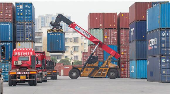 02 西部陸海新通重慶無水港。華龍網(wǎng) 通訊員郭晉 攝