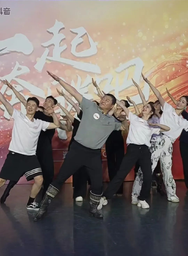 講好中華民族共同體故事，讓網絡“連心”更“聚心”