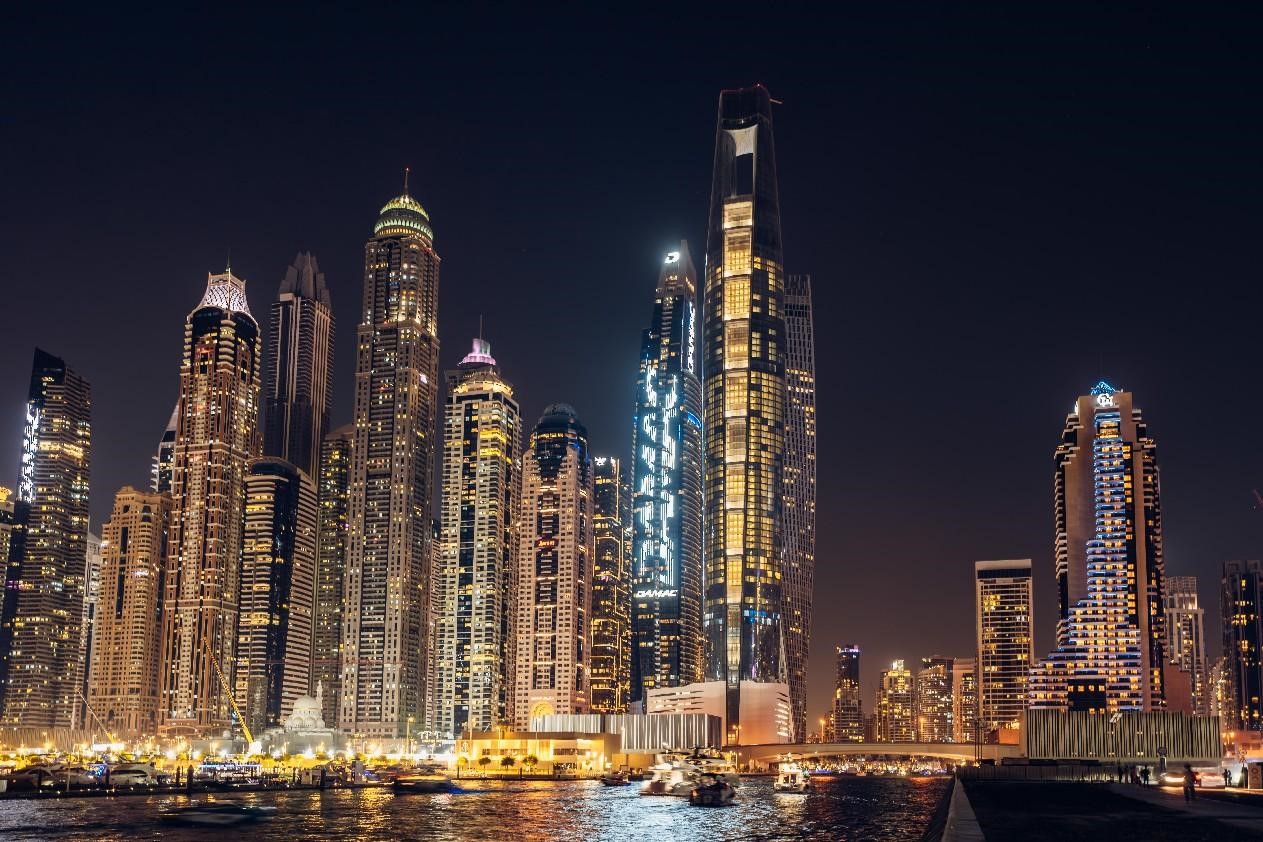 瑪瑞納地區(qū)夜景。中鐵十八局供圖