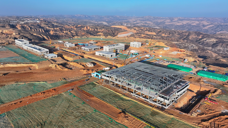 正在建設(shè)的府谷府州機場。朱鑫攝