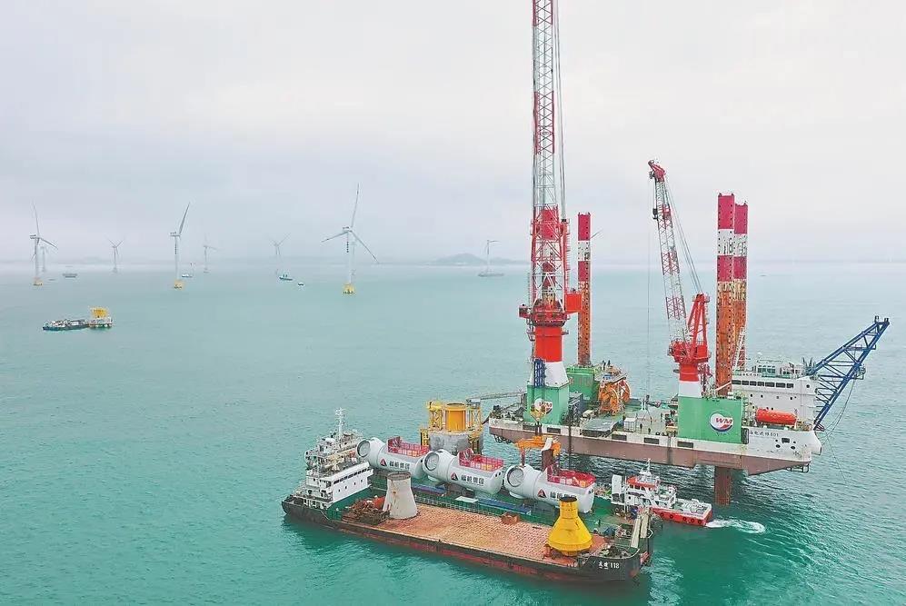 福能集團(tuán)曾是“一煤獨(dú)大”的老國企，近年來積極轉(zhuǎn)型，布局新能源、新材料、醫(yī)療健康等領(lǐng)域。圖為福能集團(tuán)三川海上風(fēng)電項(xiàng)目。（資料圖片）