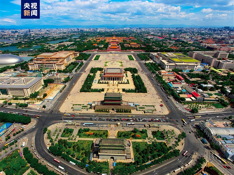 △全長7.8公里的北京中軸線上，分布有鐘鼓樓、景山、故宮等15處遺產(chǎn)構(gòu)成要素。