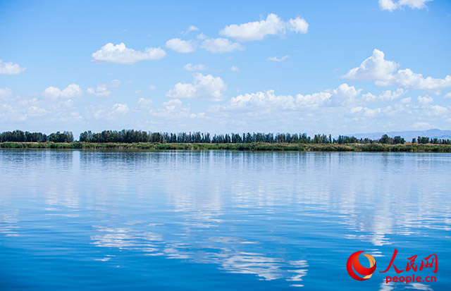 烏梁素海風(fēng)景秀美。人民網(wǎng) 孟佳澍攝